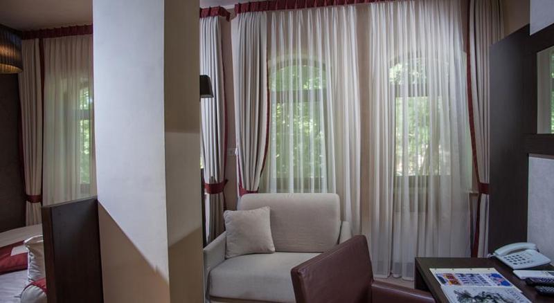 Boutique Hotel Palais Royal Odessa Quarto foto