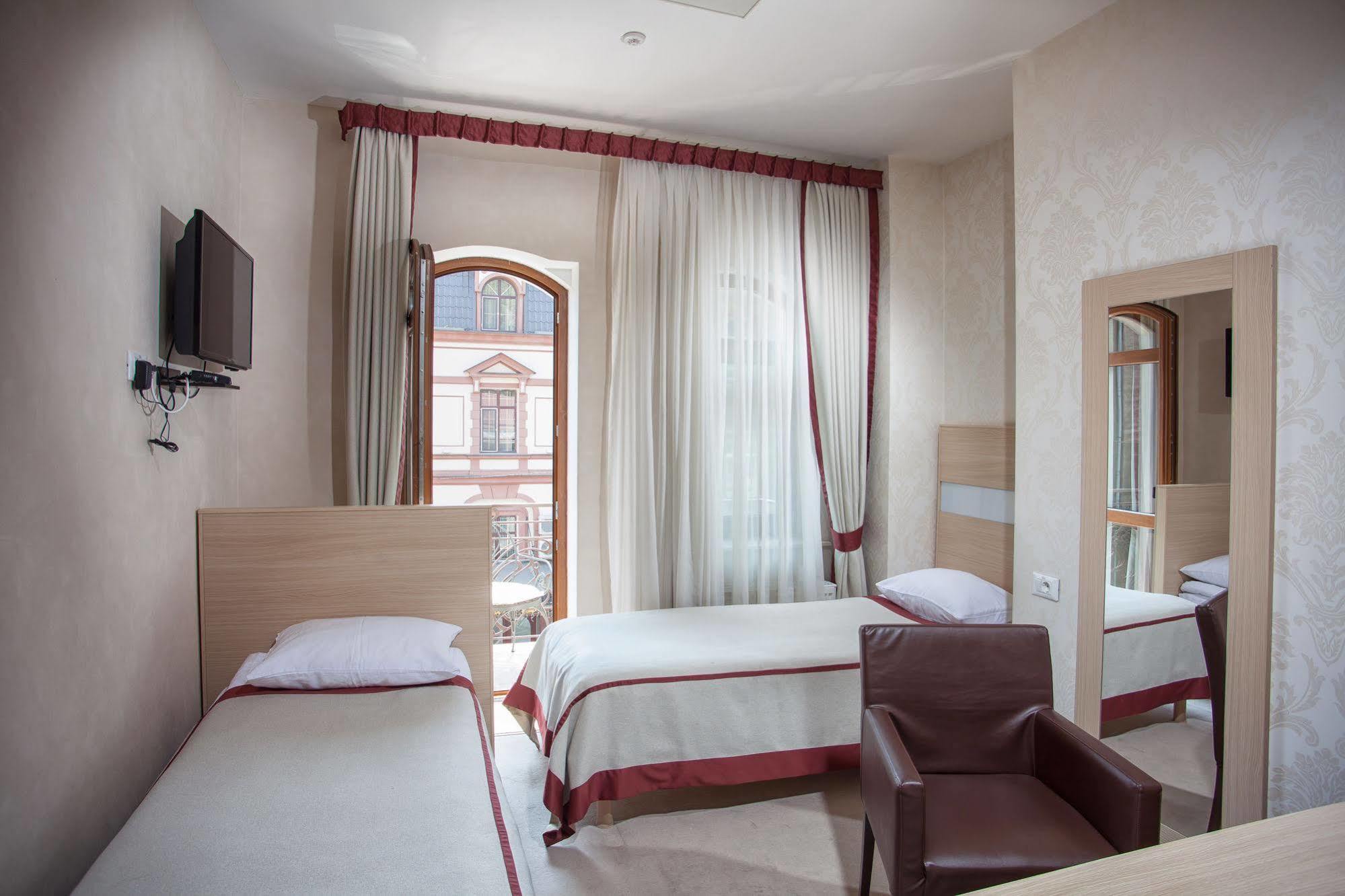 Boutique Hotel Palais Royal Odessa Quarto foto